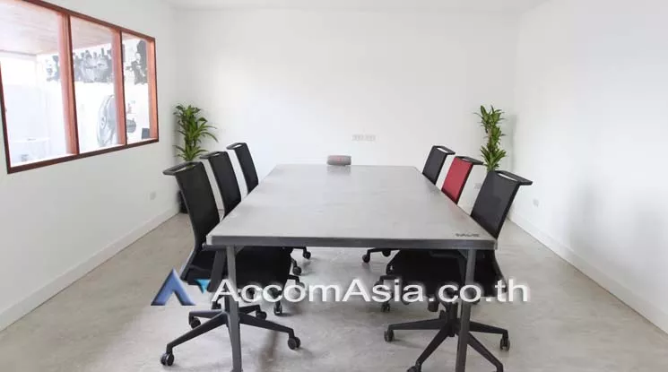 unit Studio  Office space For Rent in Sukhumvit, Bangkok  near BTS Thong Lo (AA17755)